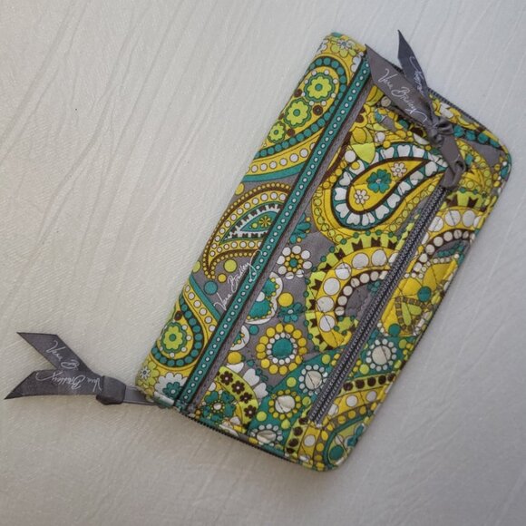 Vera Bradley Wallet Eloise Turnlock Wristlet Lemon Parfait Green Yellow Floral - Picture 2 of 7